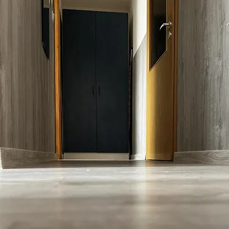 Revesz شقة *